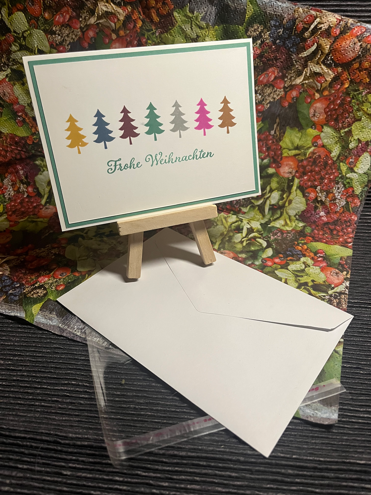 Weihnachtskarte "Bunte Tannen"