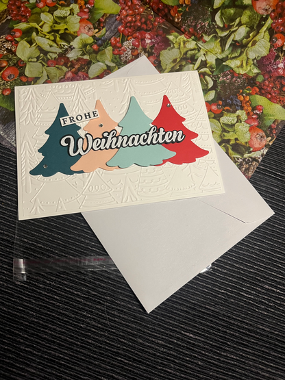 Weihnachtskarte "Farbenfrohe Tannenbäume"
